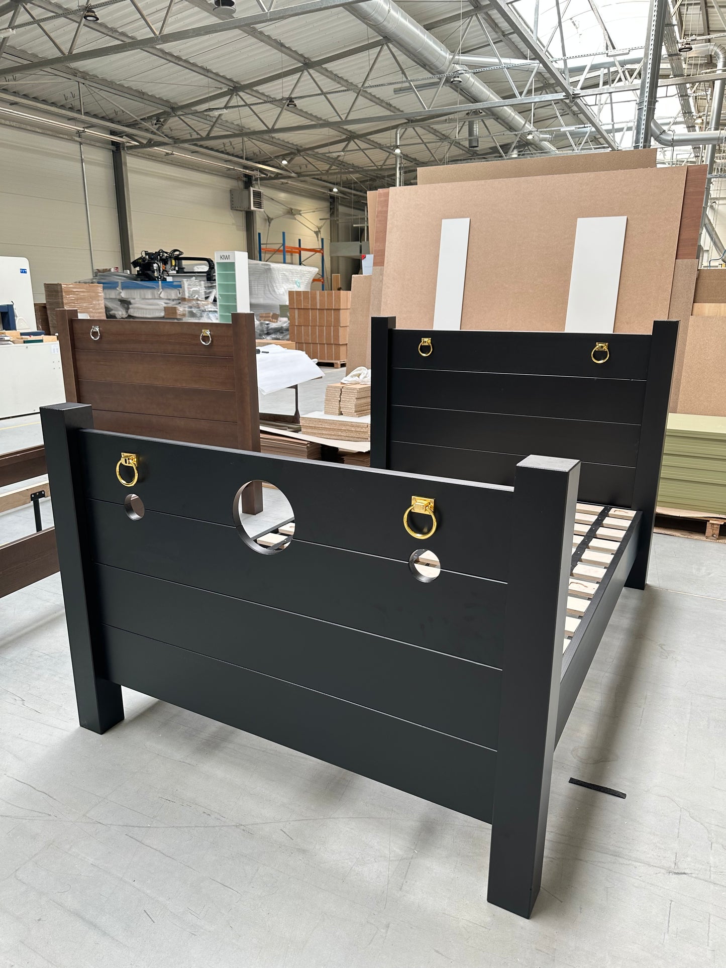 UK/EU KING (US QUEEN)